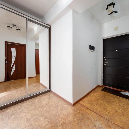 Apartment Оn Makatayeva 5 B 알마티 외부 사진