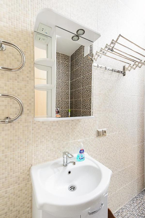 Apartment Оn Makatayeva 5 B 알마티 외부 사진