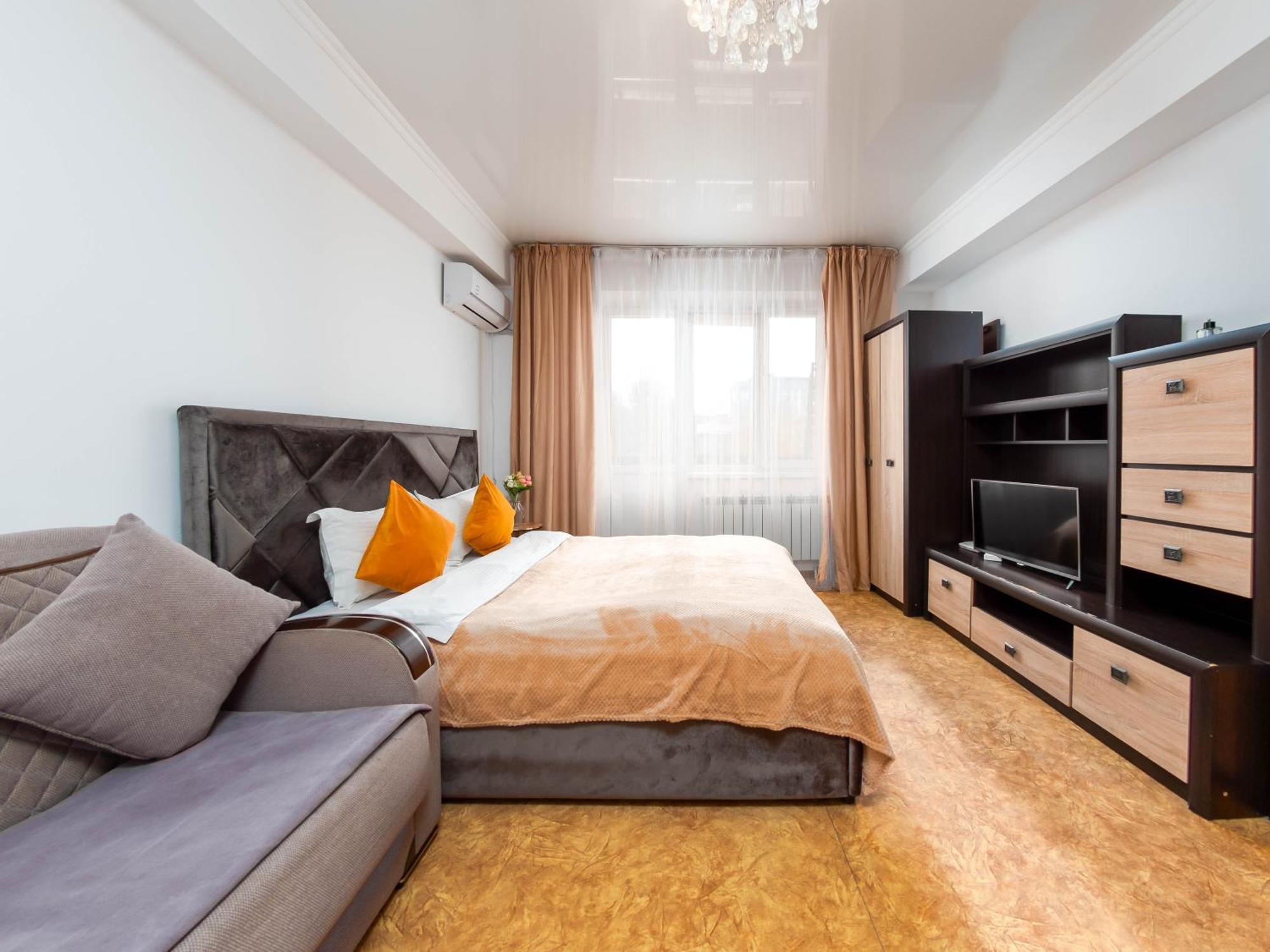 Apartment Оn Makatayeva 5 B 알마티 외부 사진