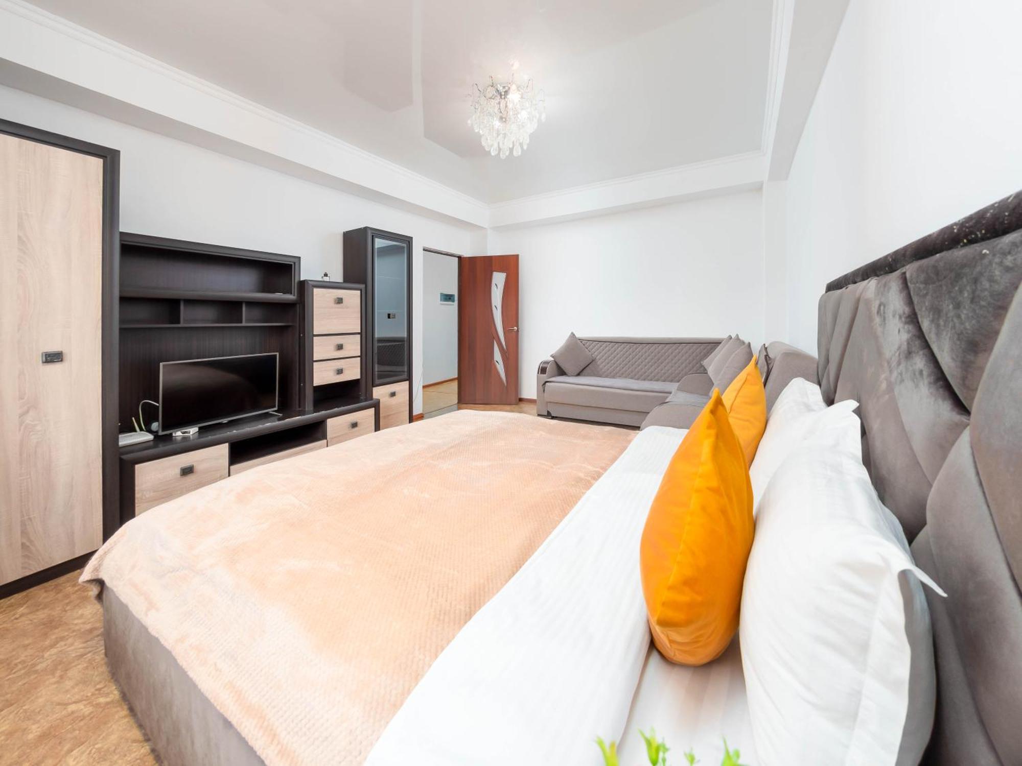 Apartment Оn Makatayeva 5 B 알마티 외부 사진